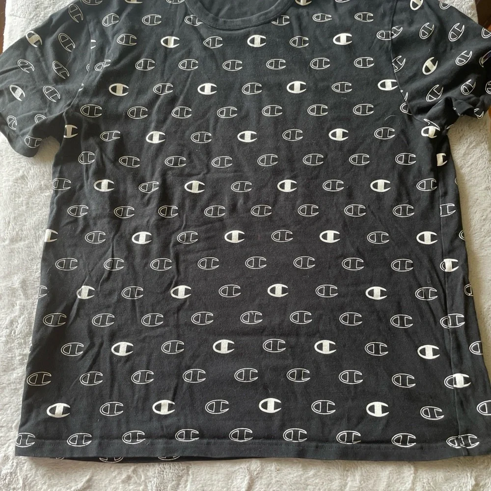 Champion Black Logo Men's T-Shirt Sz large - Picture 2 of 5